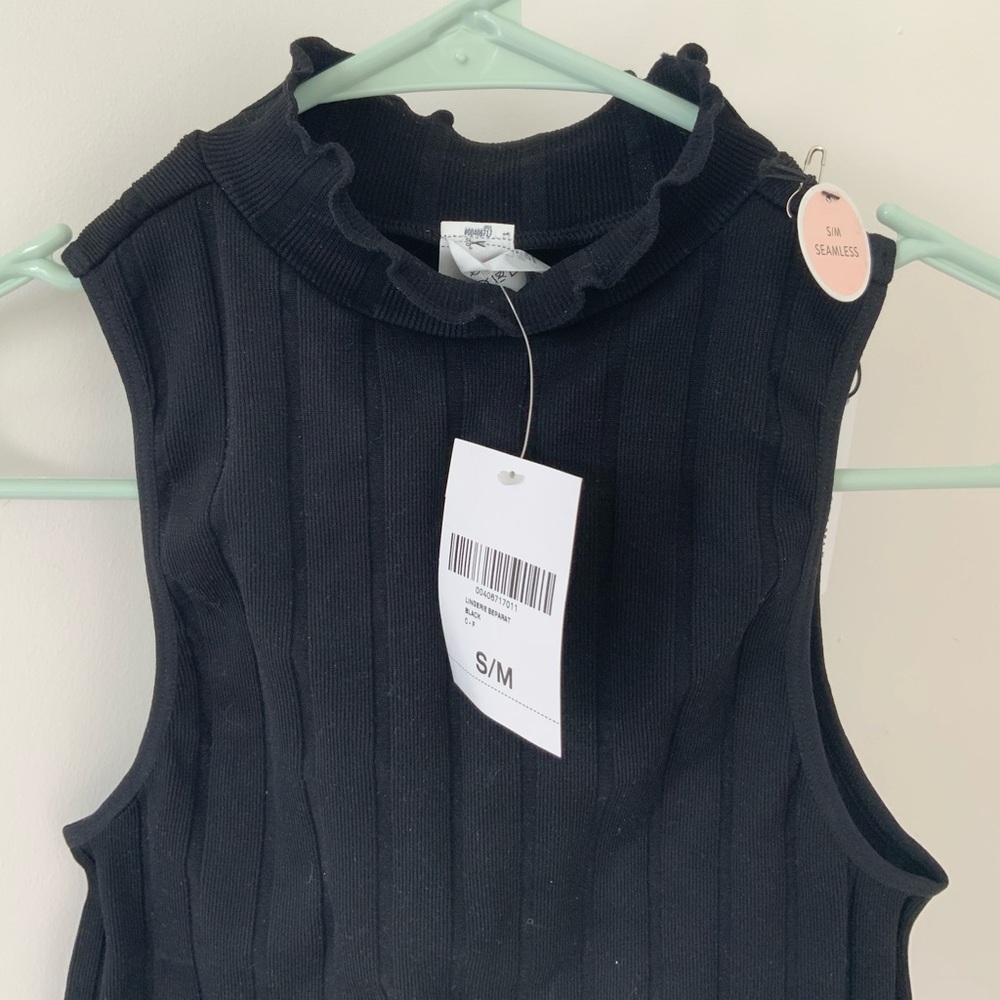 Brand New Seamless Black Tank - Picture 3 of 4